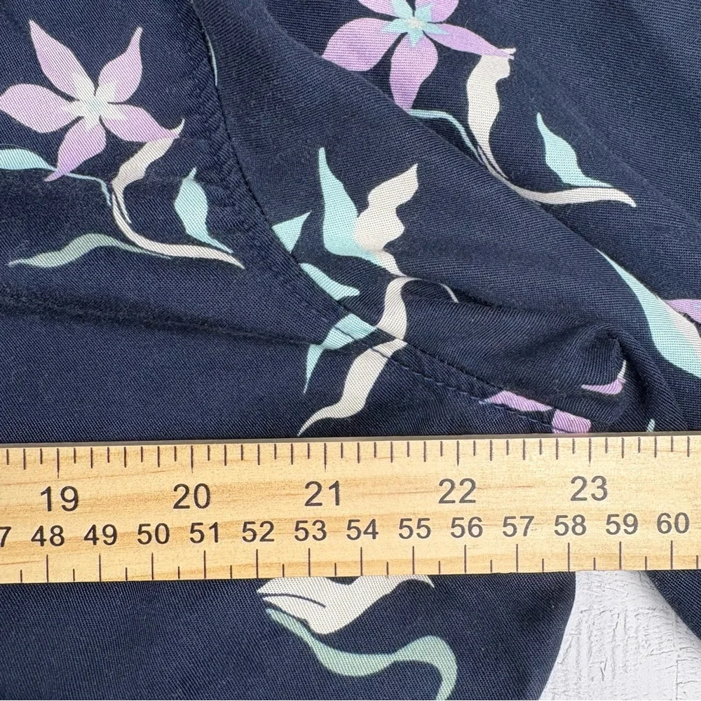 Duluth Trading Company Floral Tencel Printed Wrap Shirt Large Biodegradable Luxe - Picture 6 of 11